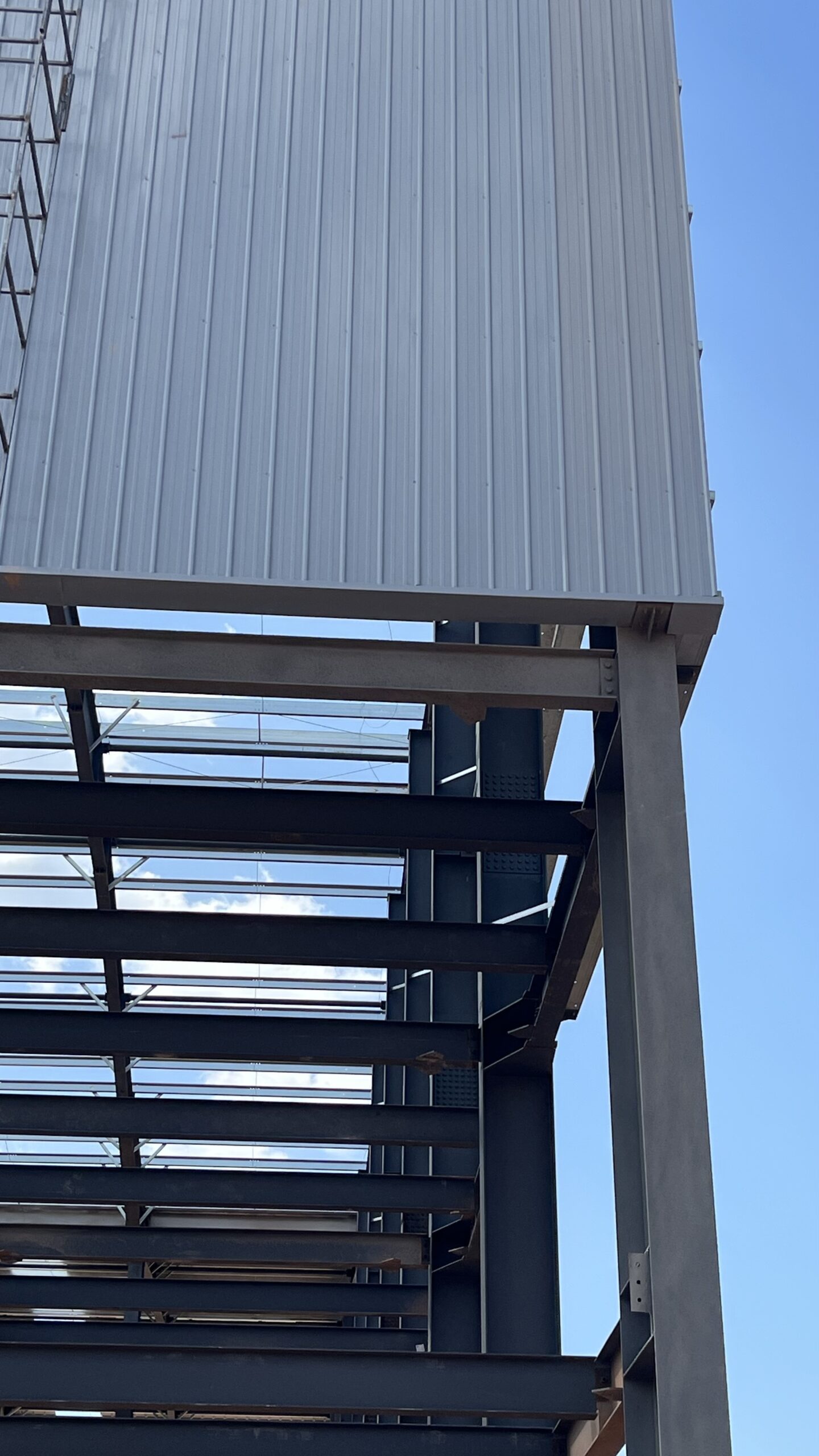 Steel structure and wall cladding installation detail